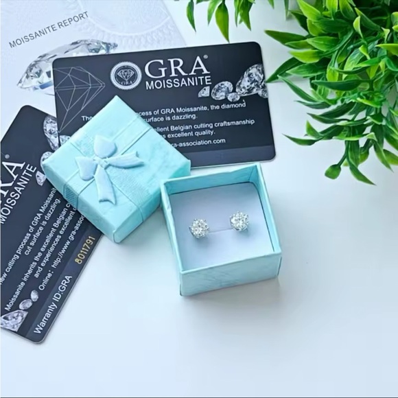 5stargems Jewelry - 925 Sterling Silver Diamond Moissanite Silver Stud Earrings 0.5 Carat New Boxed